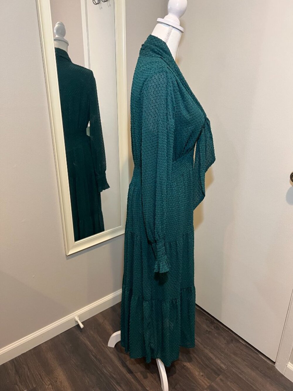 NWT RYEGRASS Emerald Green Clip Dot Long Sleeve Tie Neck Maxi Dress, Size Med - Picture 7 of 16